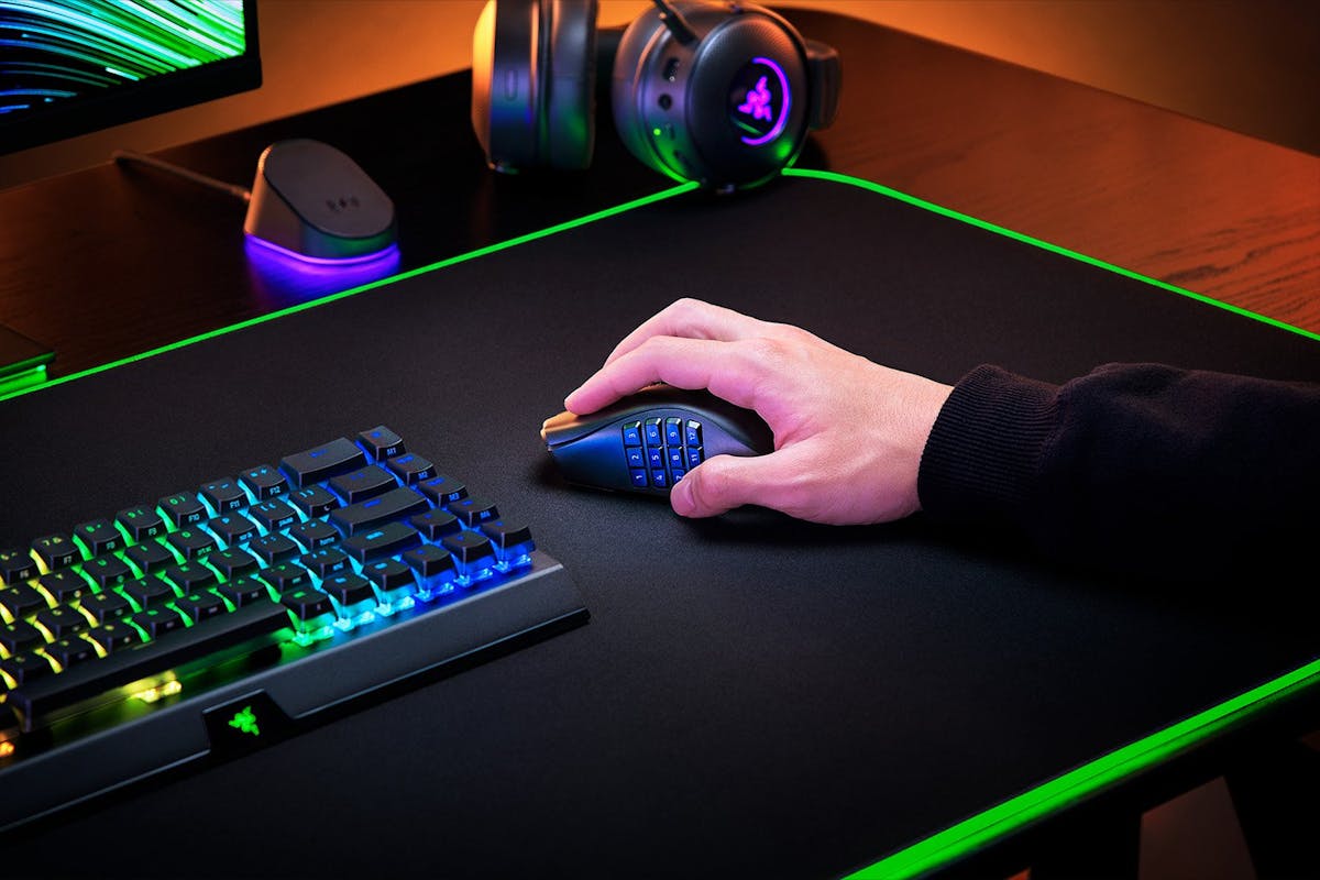 Razer Naga V2 Pro MMO Wireless Gaming Mouse-2