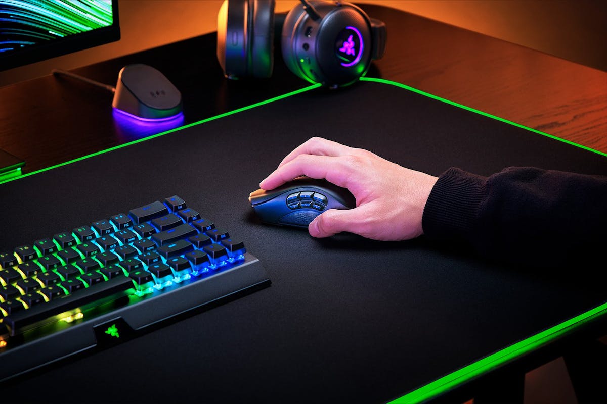 Razer Naga V2 Pro MMO Wireless Gaming Mouse-3