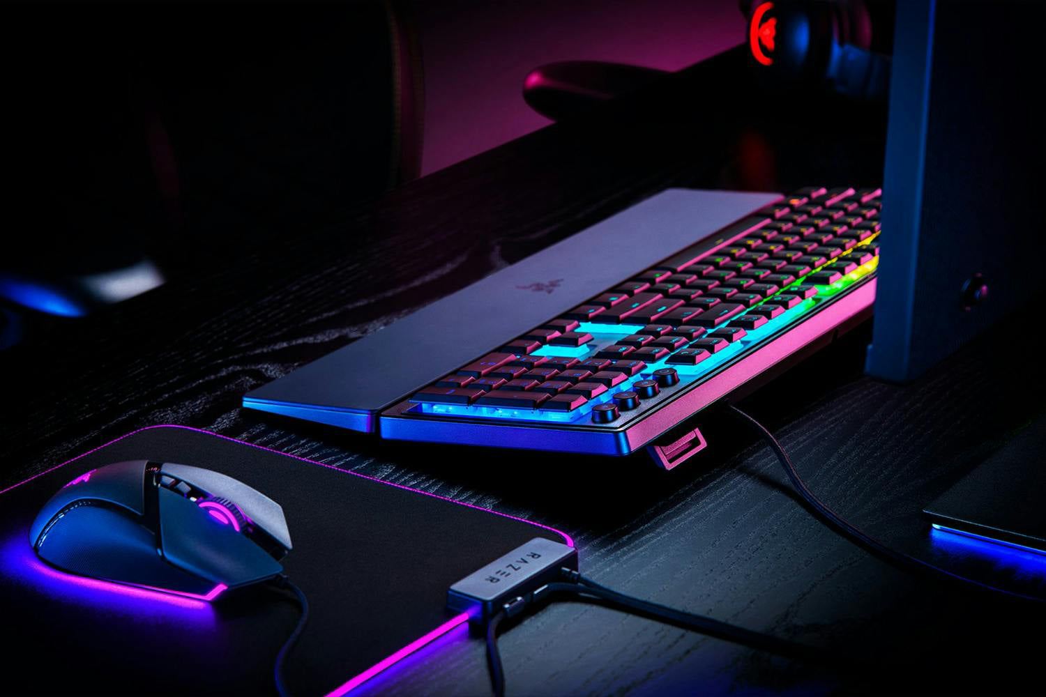 Razer Ornata V3 UK Gaming Keyboard-4