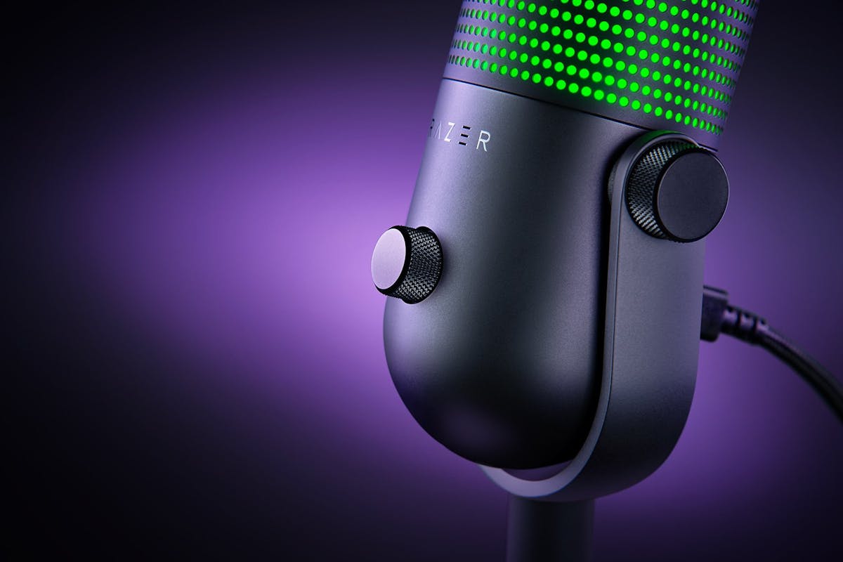 Razer Seiren V3 RGB USB Microphone | Chroma-4