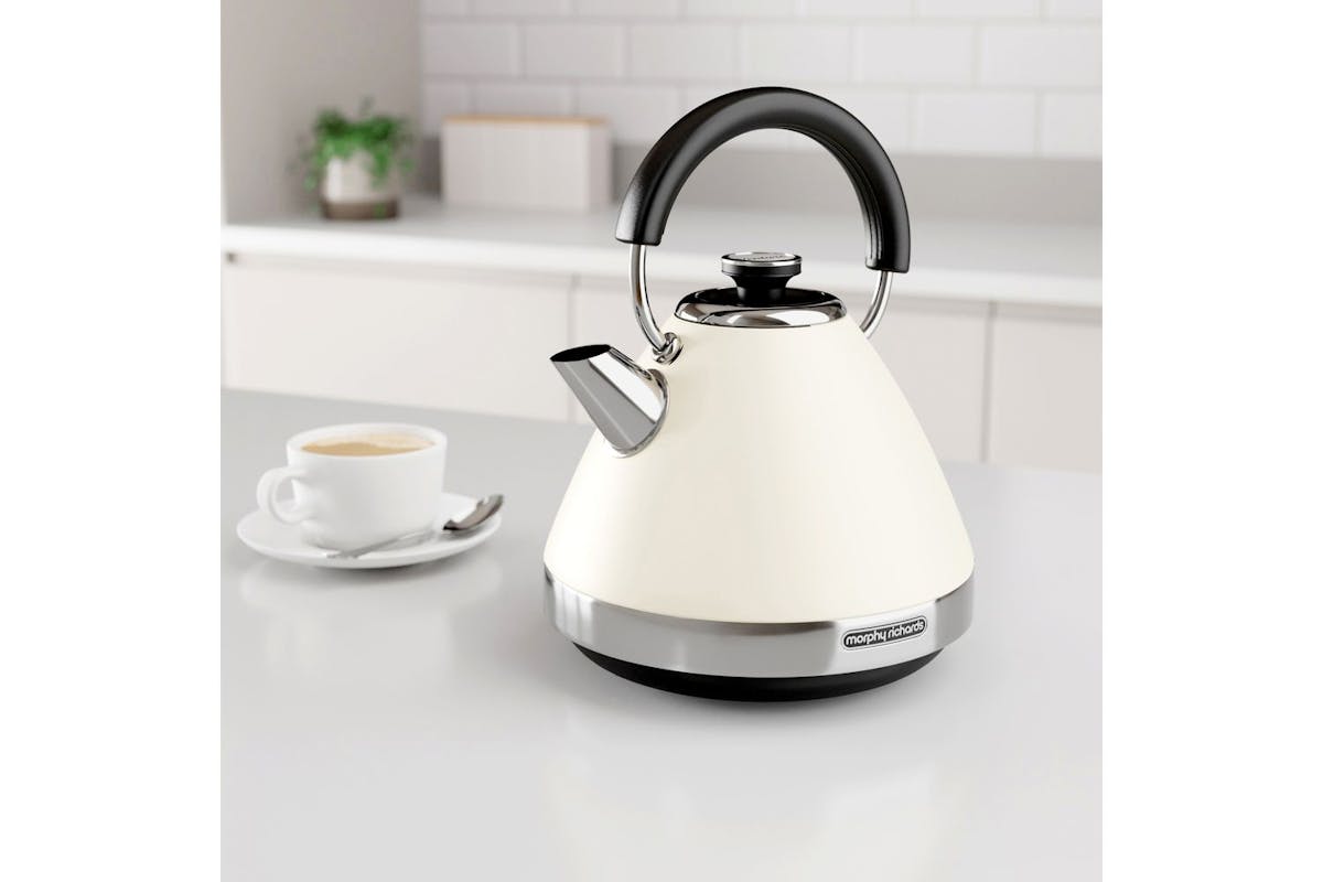 Morphy Richards 1.5L Venture Pyramid Kettle | Cream | 100132-2