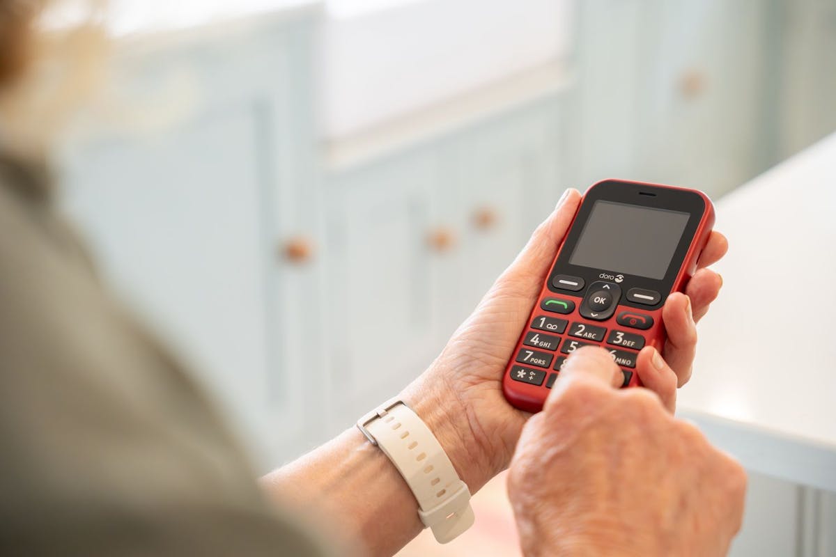 Doro Leva L10 Red Oemsf | Basic 4g Bar Phone-9