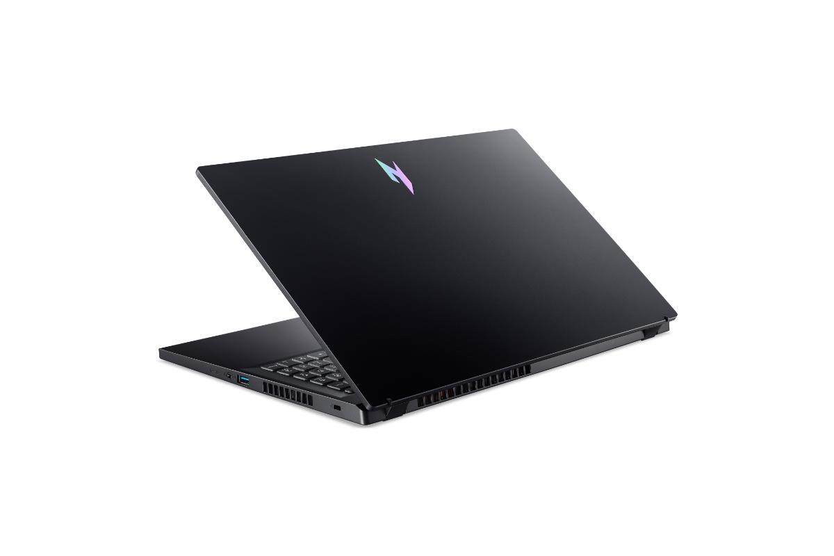 Acer 15.6" Nitro V15 AMD Ryzen 7 | 16GB | 512GB | GeForce RTX 5050-2