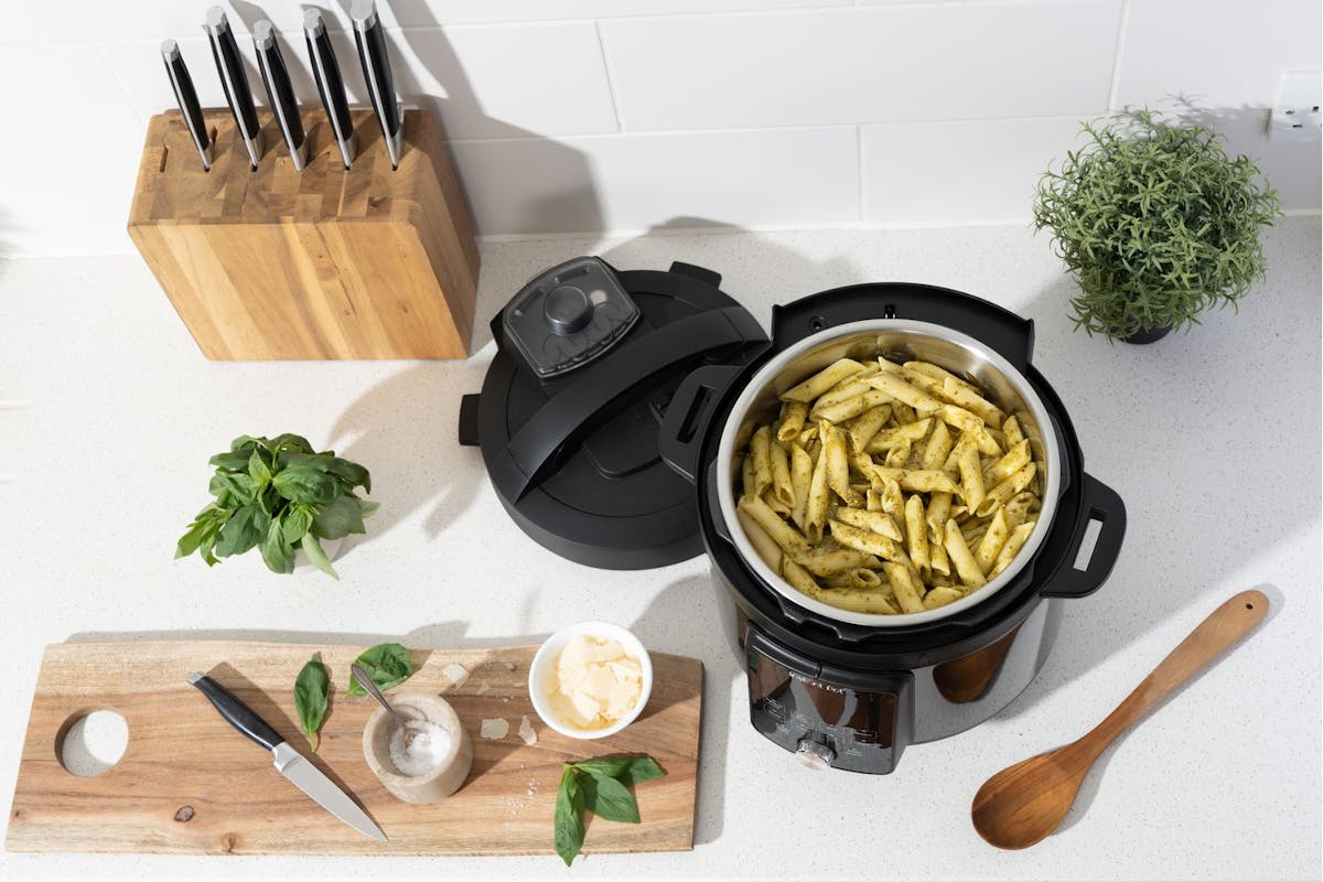 Instant Pot Duo Plus with Whisperquiet 5.7L Multi-cooker | 112-3079-01-UK | Black-5