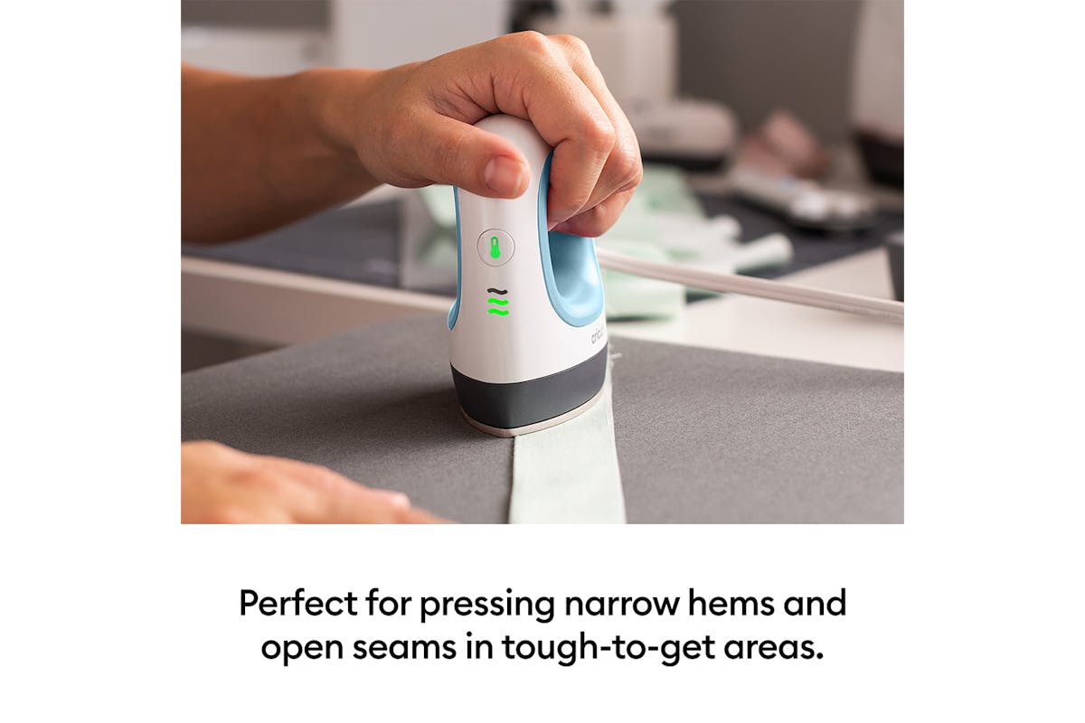 Cricut EasyPress Mini-11