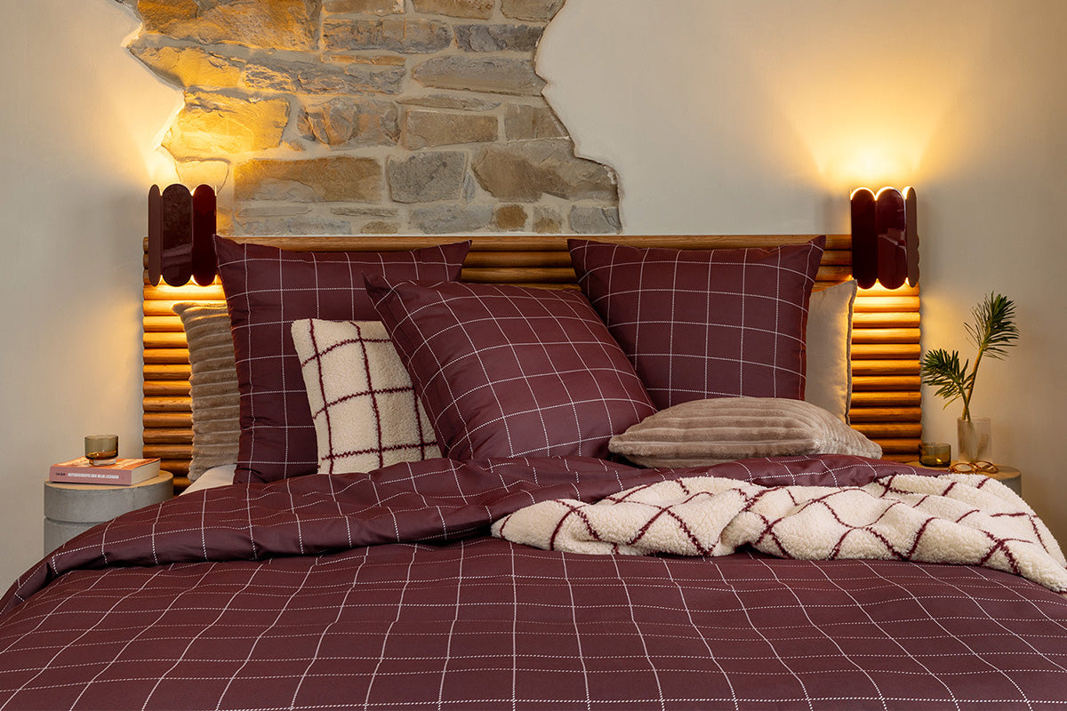 Mistral Home | Oslo Duvet Cover Set | Burgundy/White | Double-2