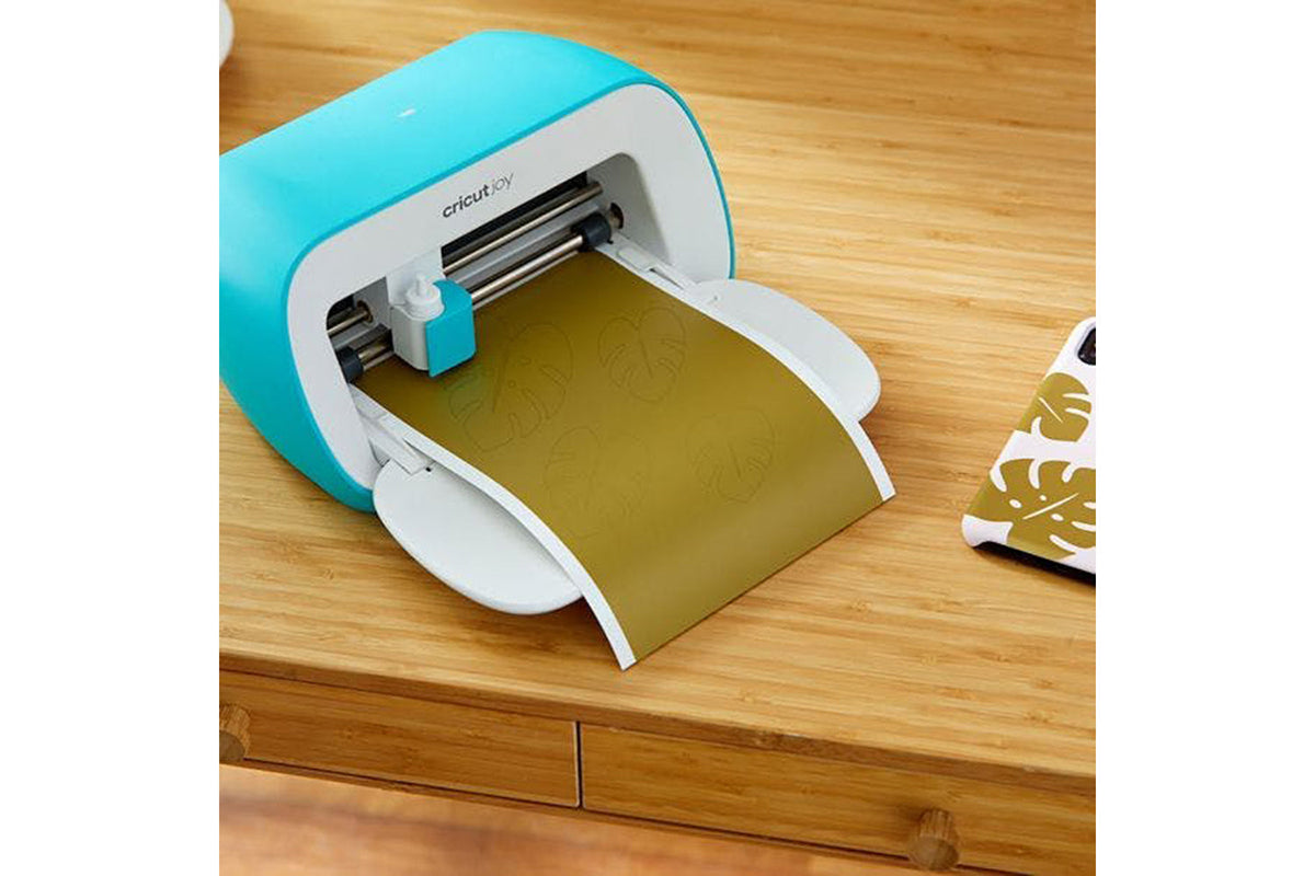Cricut 5.5" x 24" Joy Smart Iron On Roll | Gold-2