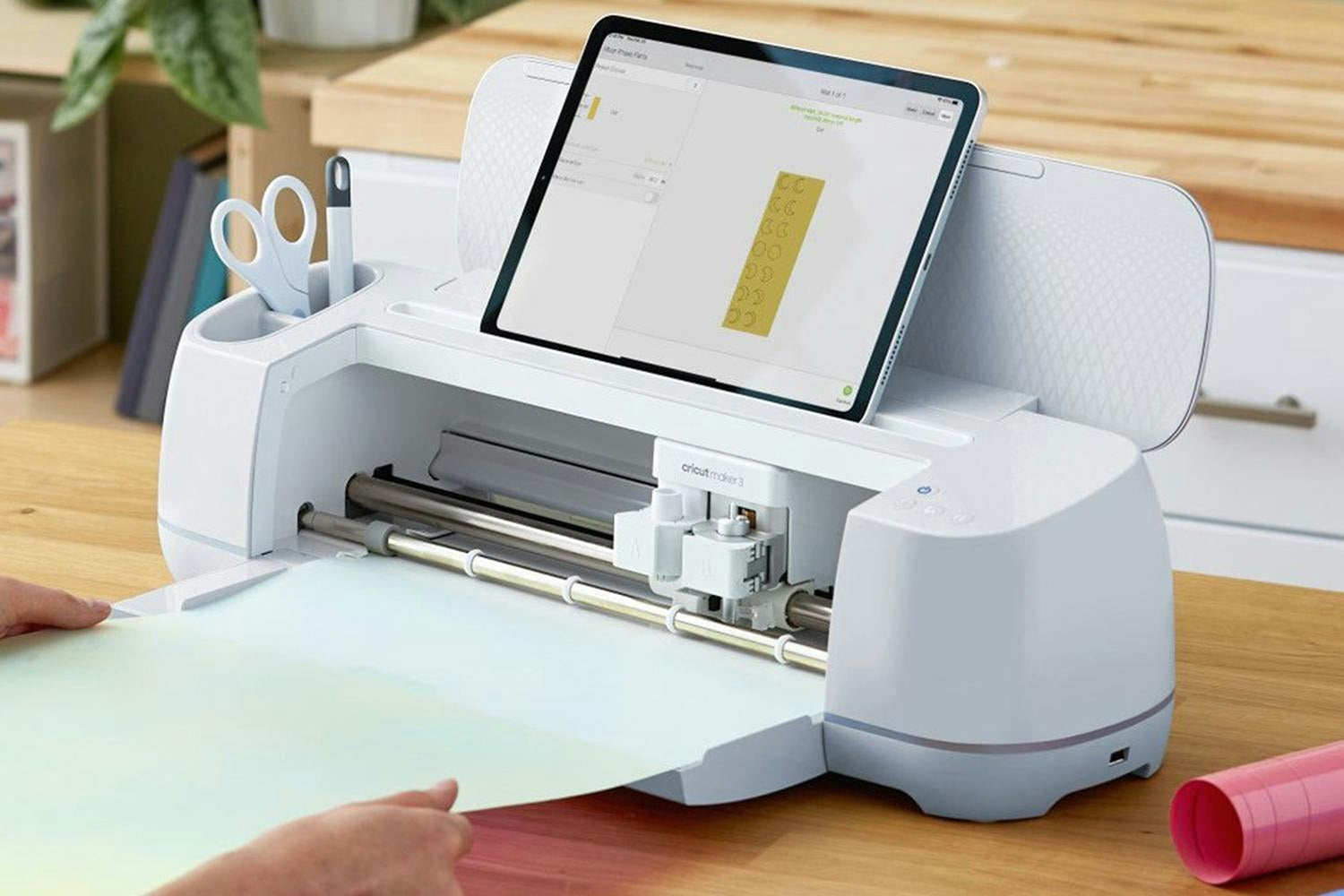 Cricut 13" x 9" Smart Iron-On Roll | Holographic Blue-2