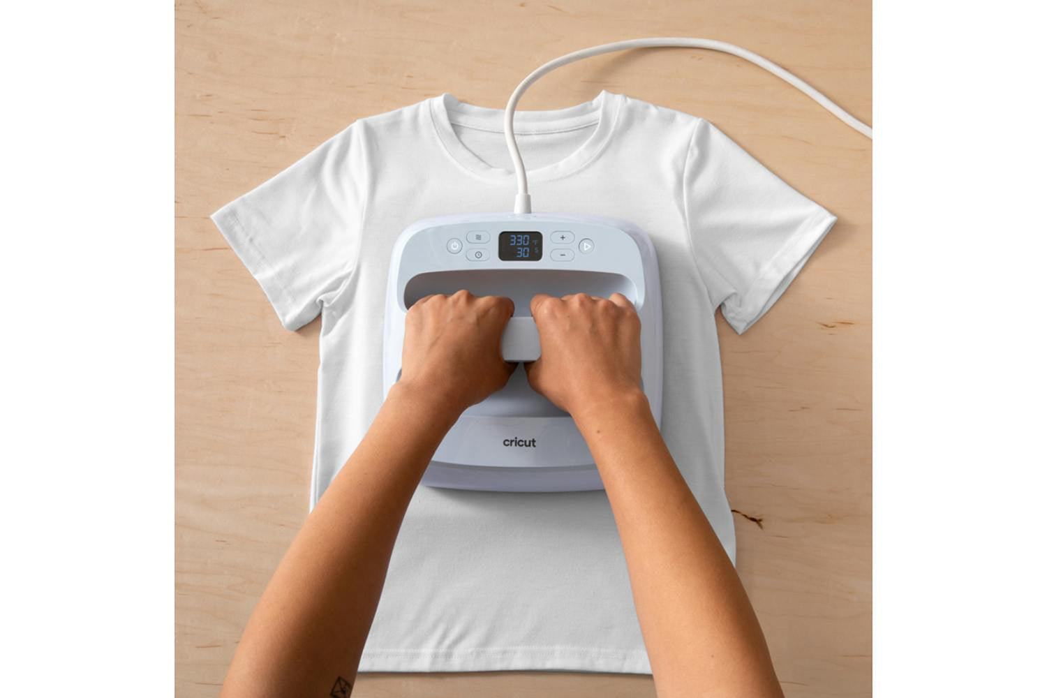 Cricut 8.3" x 11.7" Printable Iron-On For Light Fabrics | A4-5