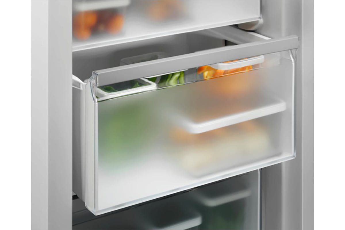 Electrolux 700 Series Integrated Larder Freezer | KUN7NE18C-5