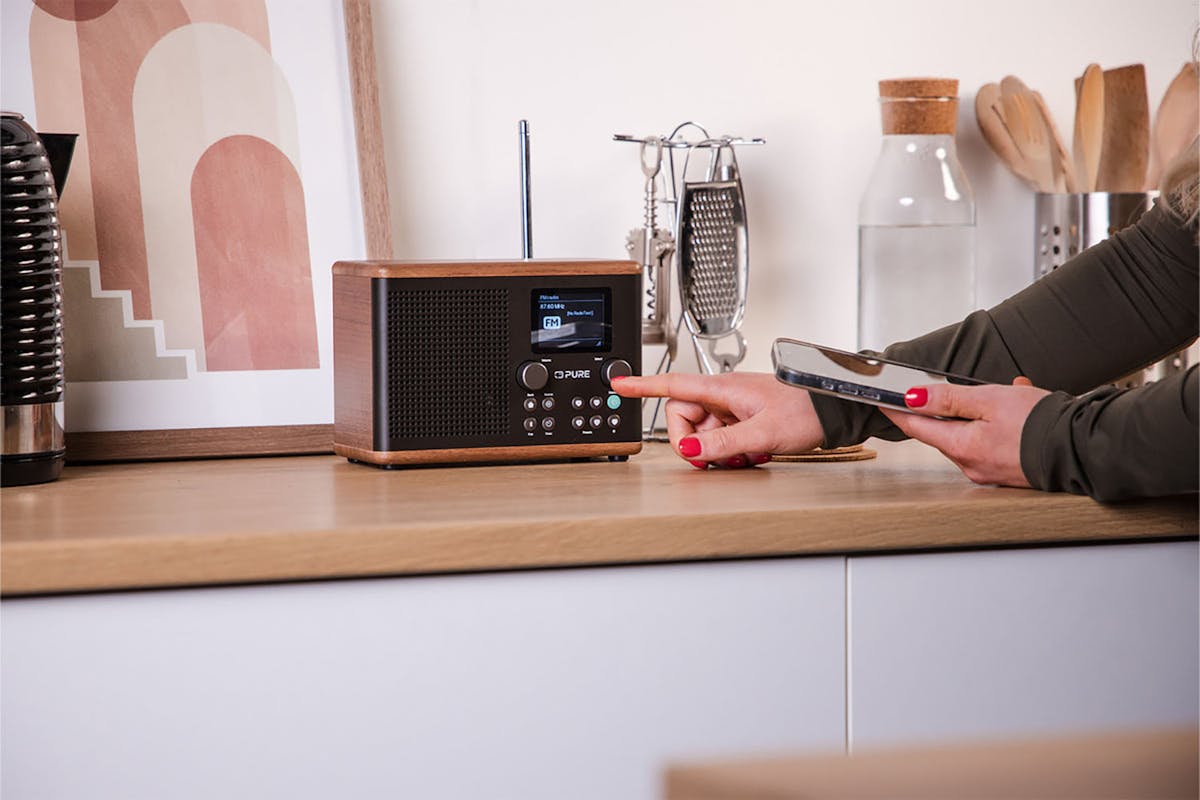 Pure Classic H4 Digital Radio | Black/Walnut-2