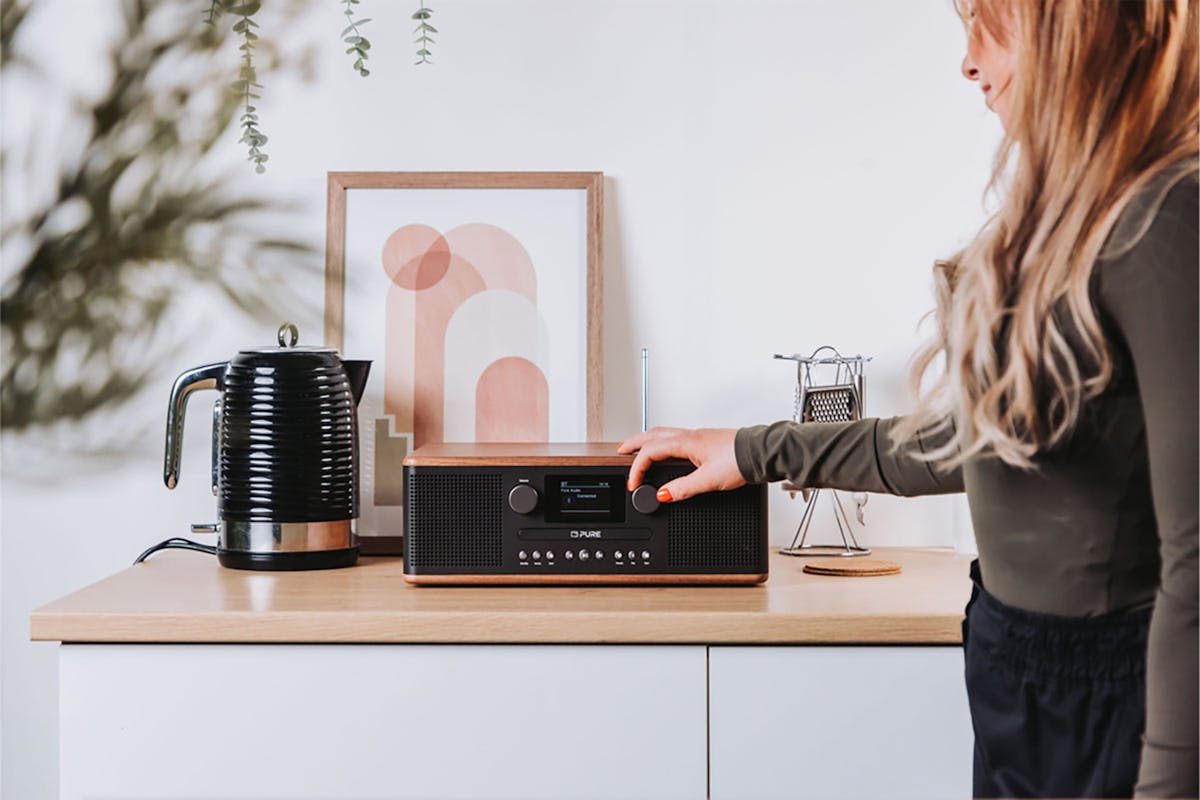 Pure Classic C-D6 CD Player and Digital Radio | Black/Walnut-2