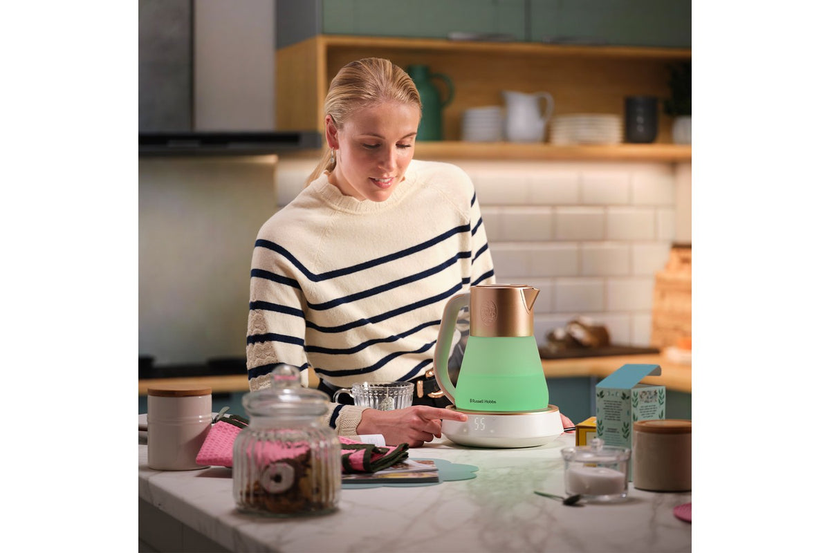 Russell Hobbs 1.7L Calm Kettle | 27450 | White/Copper-9