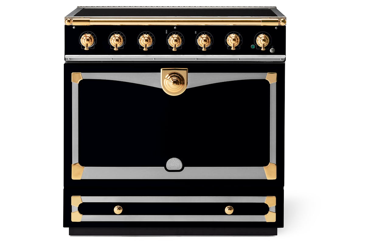 La Cornue Albertine 90cm Induction Hob Range Cooker with Polished Brass Accent | LC90INDSB/PBSS | Gloss Black