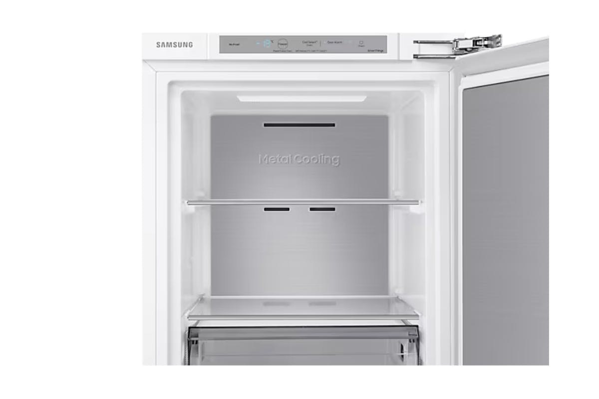 Samsung Smart Integrated One Door Freezer with SpaceMax™ | BRZ22720EWW/EU-3