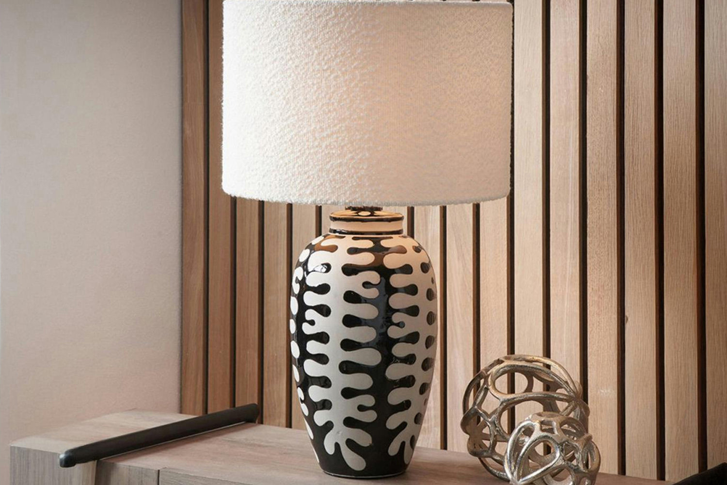 Elkorn Tall Coral Table Lamp | Black/White-2