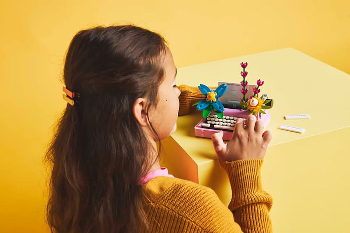 Lego Typewriter with Flowers 3 in 1 Building Toys Set-7