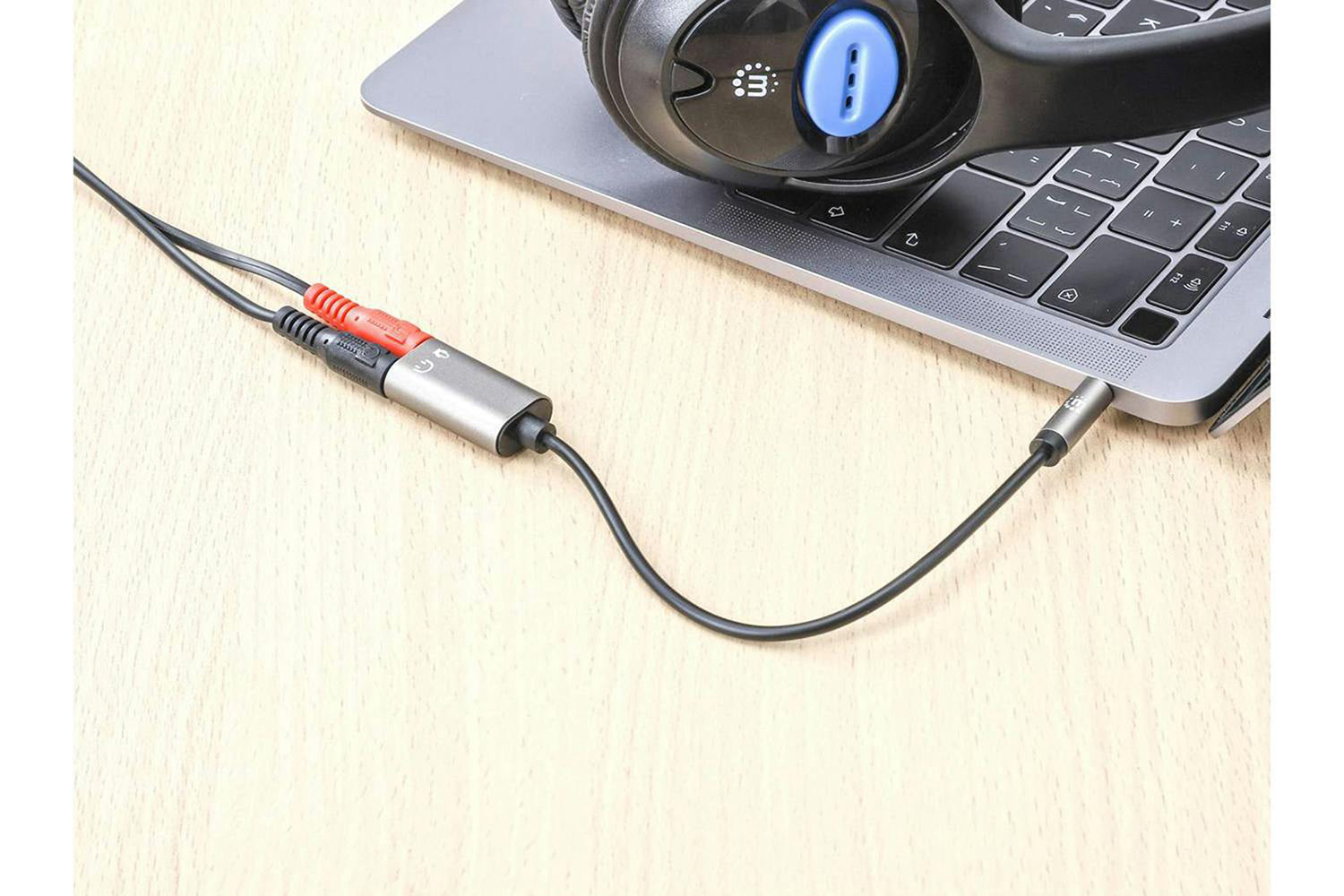 Manhattan Stereo Audio Aux Y-Splitter with Adapter Cable | Black-8