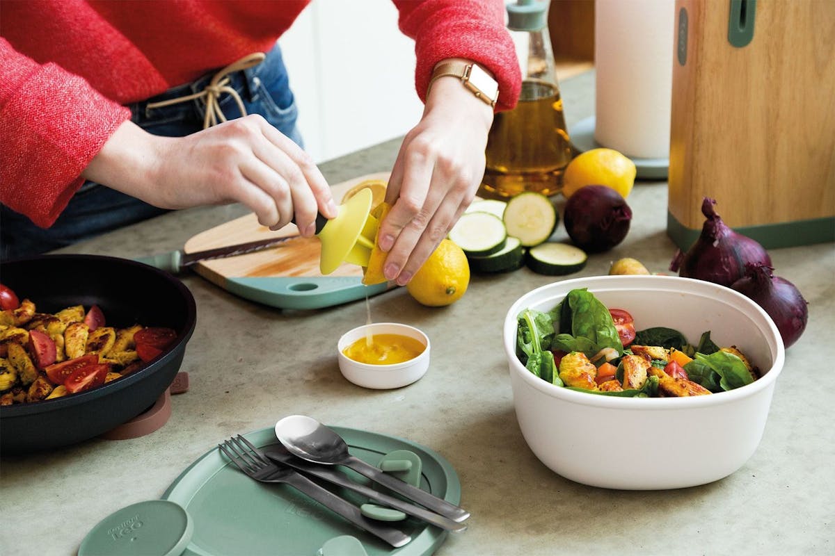 Berghoff Salad Bowl With Flatware Set | Salad Bowl | Stainless Steel & Polypropylene | Standard Size-2