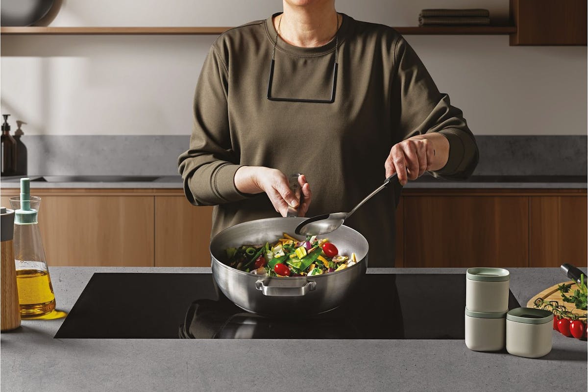Berghoff | 28cm Wok with Lid | Stainless Steel-4