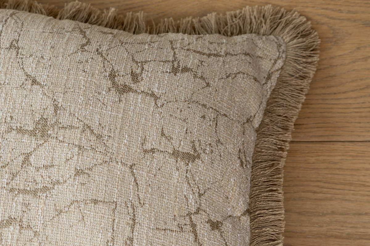 Sable Cushion | Natural/Gold | 43 x 43 cm-2