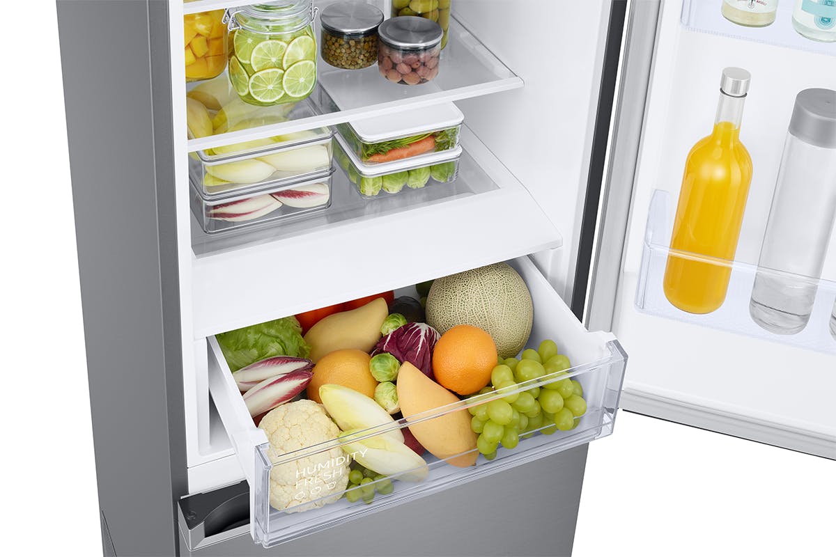 Samsung Series 5 Classic Fridge Freezer with SpaceMax  | RB38C602CS9/EU-3