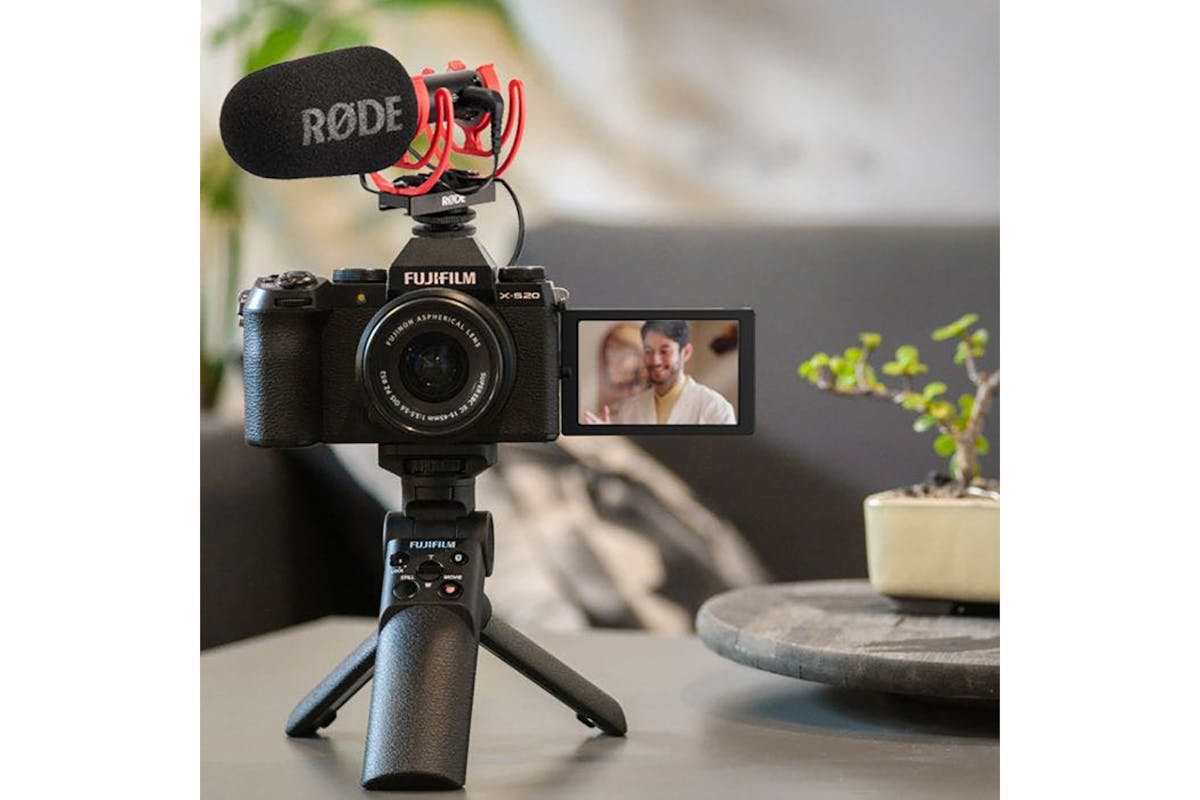 Fujifilm X-S20 Vlogger Kit with XC15-45mm Lens-2