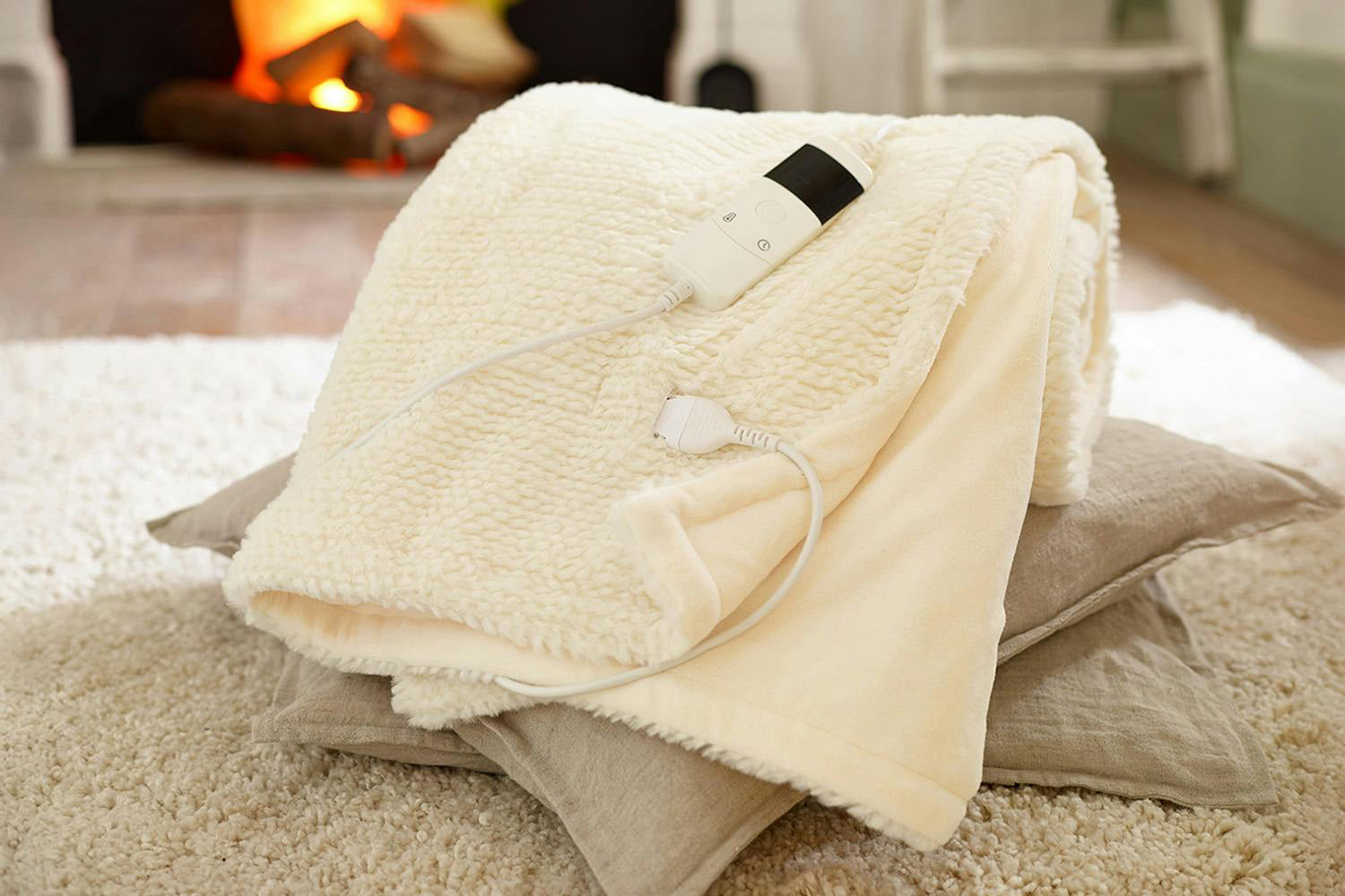 Sandringham Heated Throw | Cream | 130 x 170 cm-3