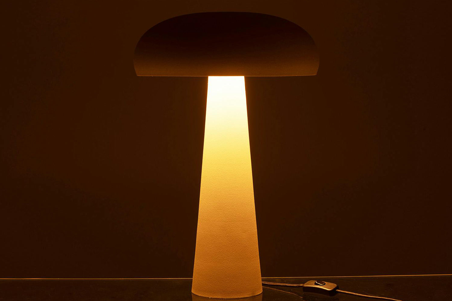 Iron Greige Table Lamp | Beige-2