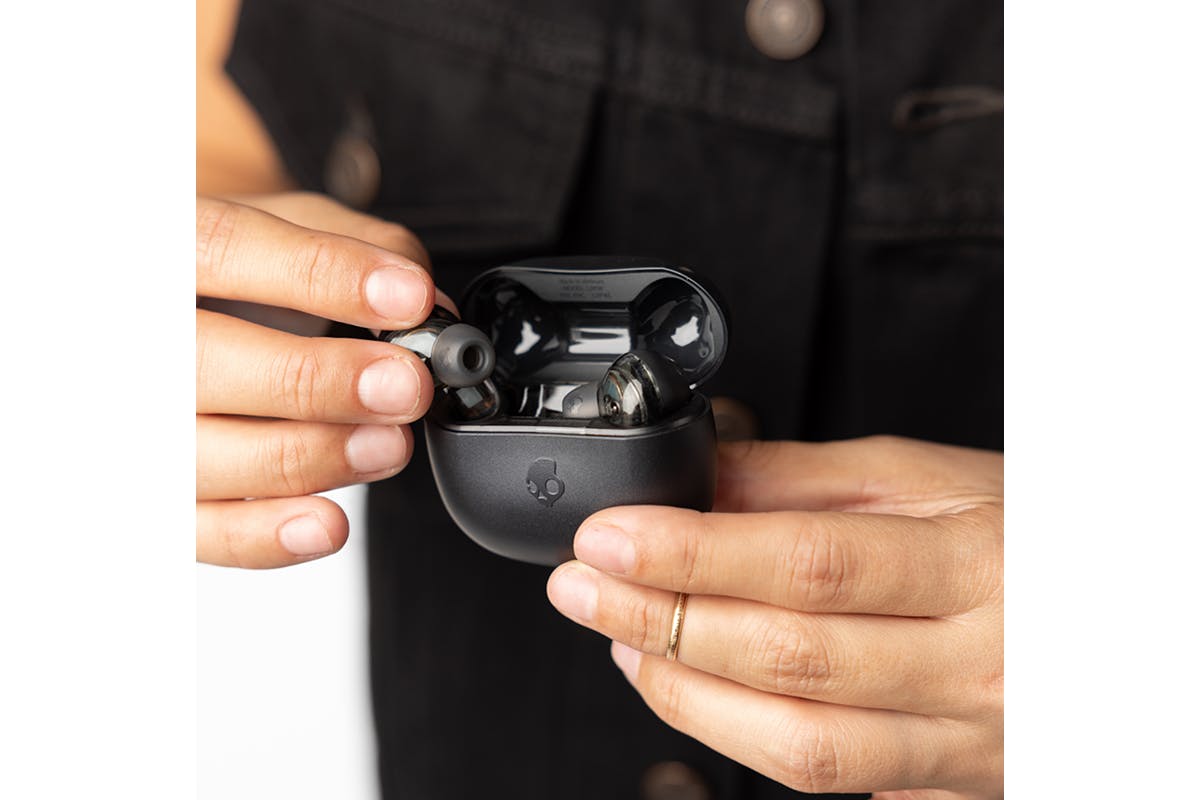 Skullcandy Rail ANC True Wireless Earbuds with Active Noise Cancelling | True Black-5