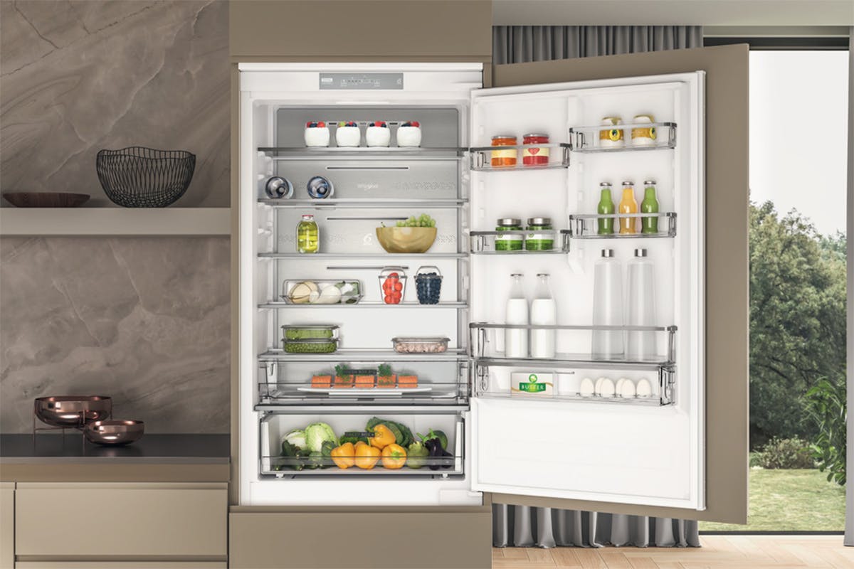 Whirlpool 70/30 Built-in Frost Free Fridge Freezer | WHSP70T122UK-7