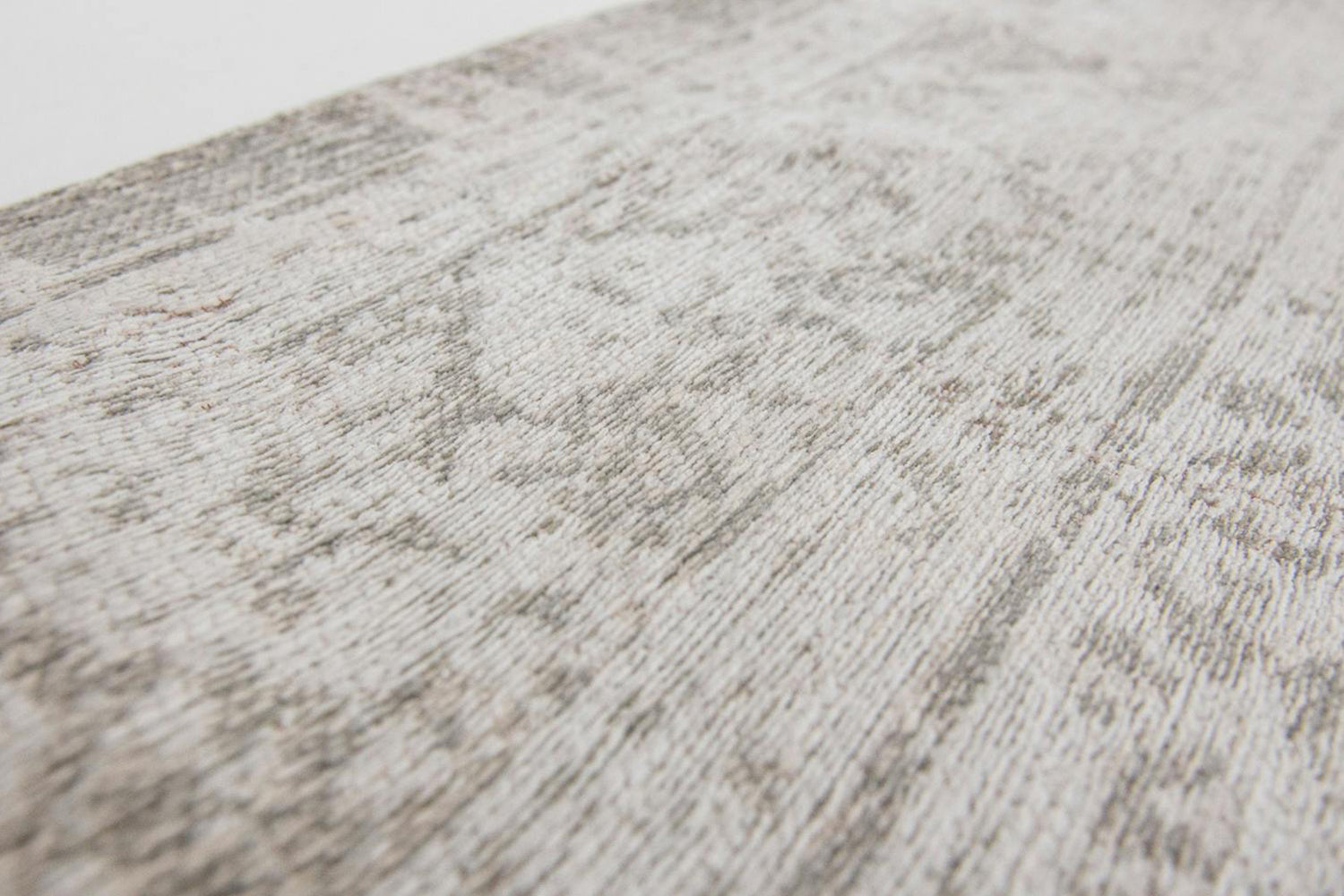 Louis De Poortere | Medallion Eco Rug | Salt & Pepper | 280 x 390 cm 1-5