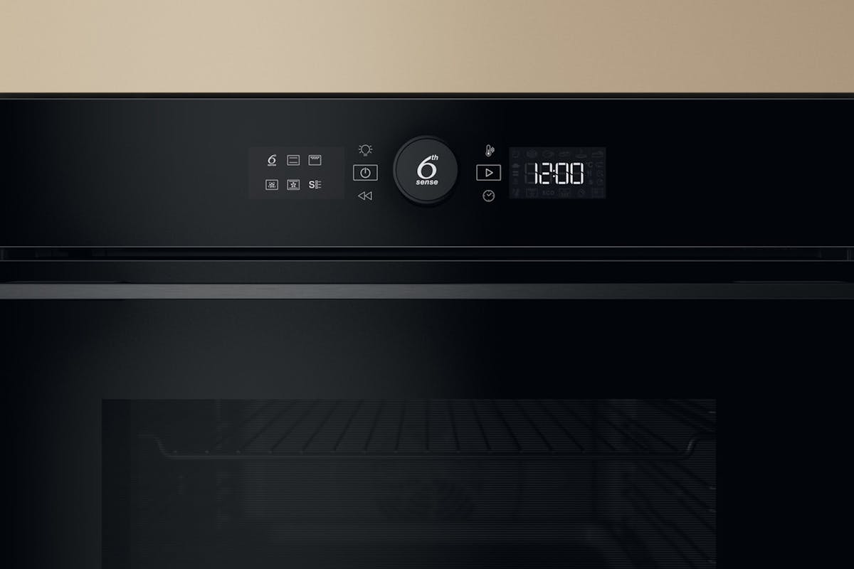 Whirlpool Built-in Electric Single Oven | WOI5S8PM1BA-4