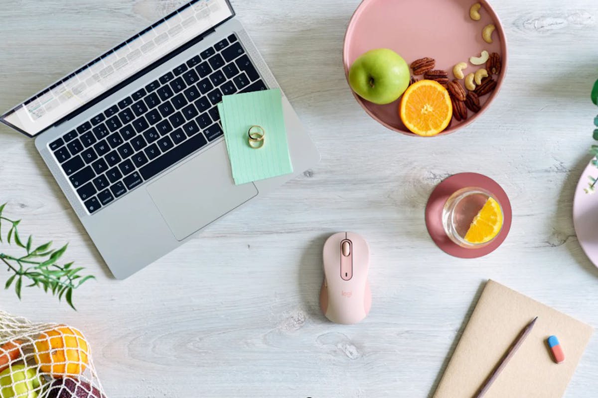 Logitech Signature M650 Mouse | Rose-2
