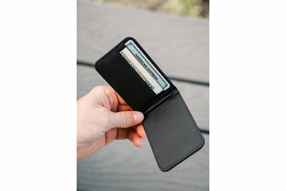 UAG Metropolis Vegan Leather Magsafe Wallet | Black-24