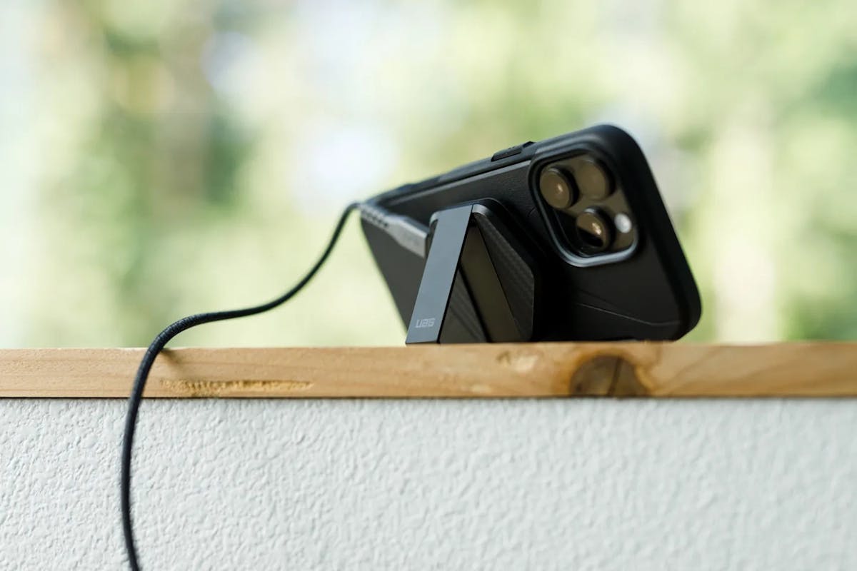 UAG Wireless Charging Stand and Pad | Black-8