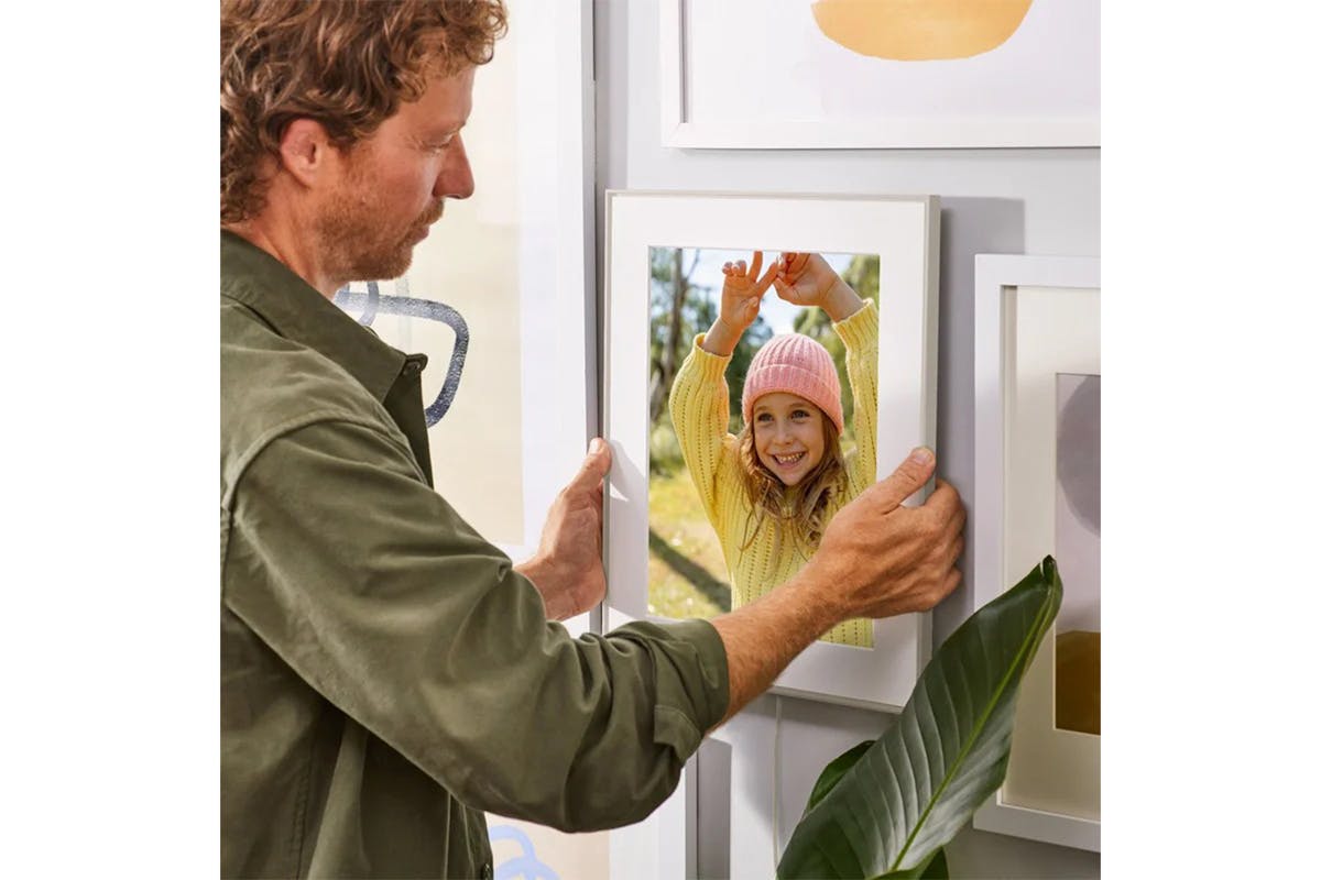 Aura Walden 15" HD Photo Frame | Clay with Paper Mat-3
