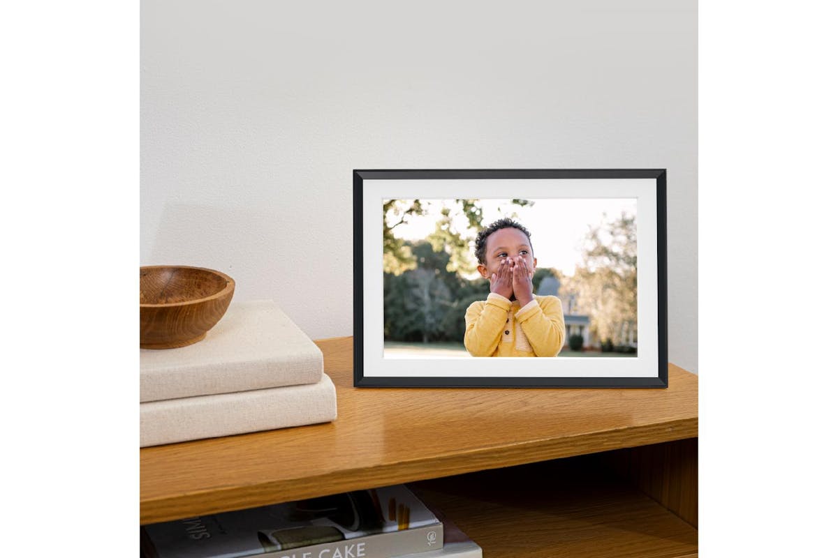 Aura Carver Mat 10.1" Digital Photo Frame with Mat-6