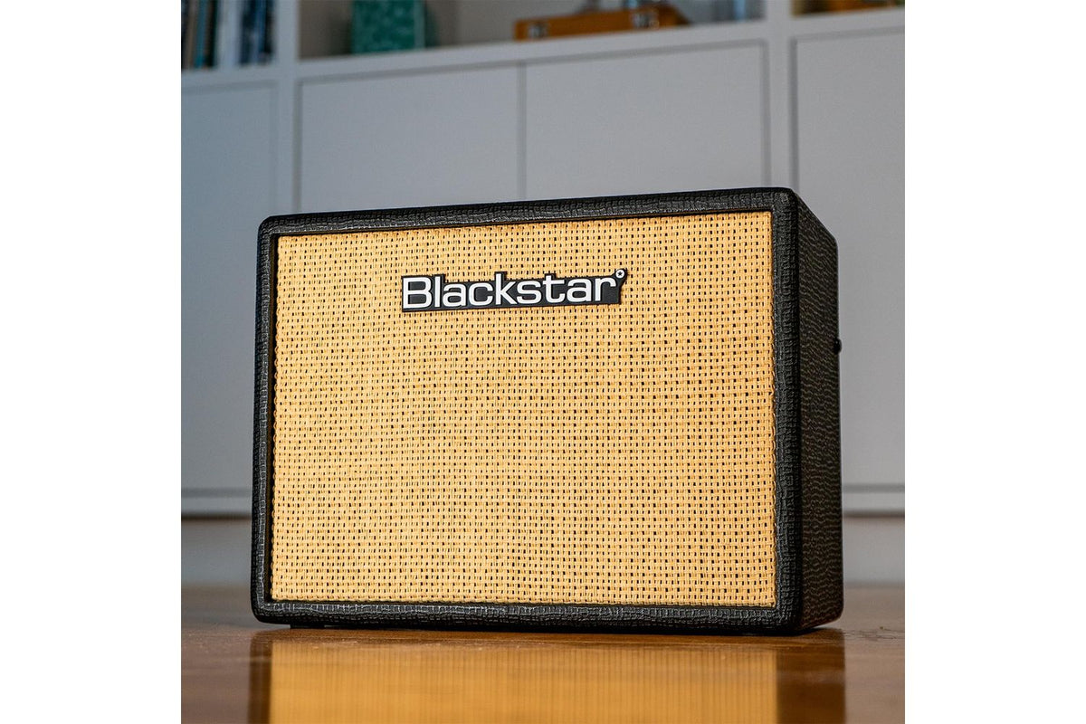 Blackstar Debut 15e Black-5