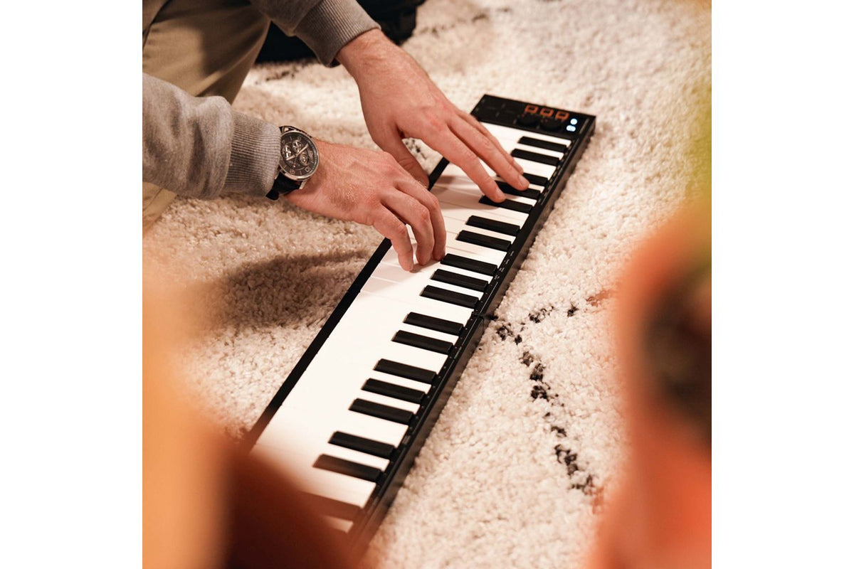 Carry-on 49 Key Folding Midi Controller-6