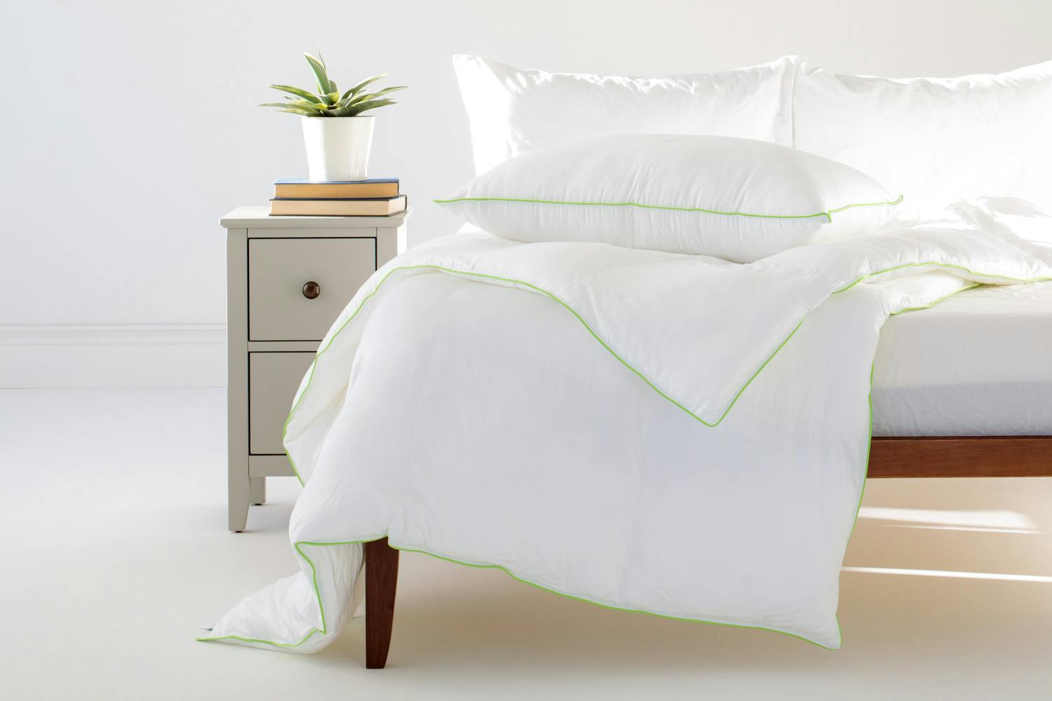The Linen Room | Bamboo 10.5 Tog Duvet | Super King-2