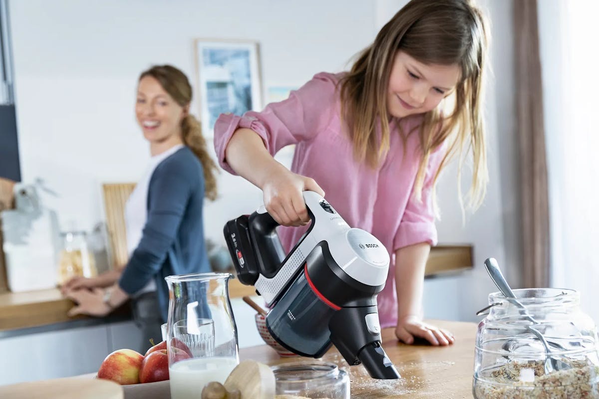 Bosch Rechargeable Unlimited 7 Vacuum Cleaner | BCS712GB | White-16