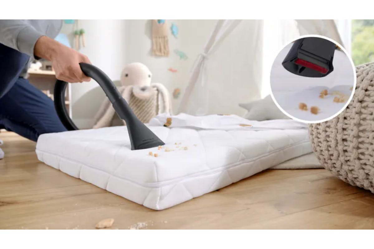 Bosch Series 4 Bagged Vacuum Cleaner | White-9