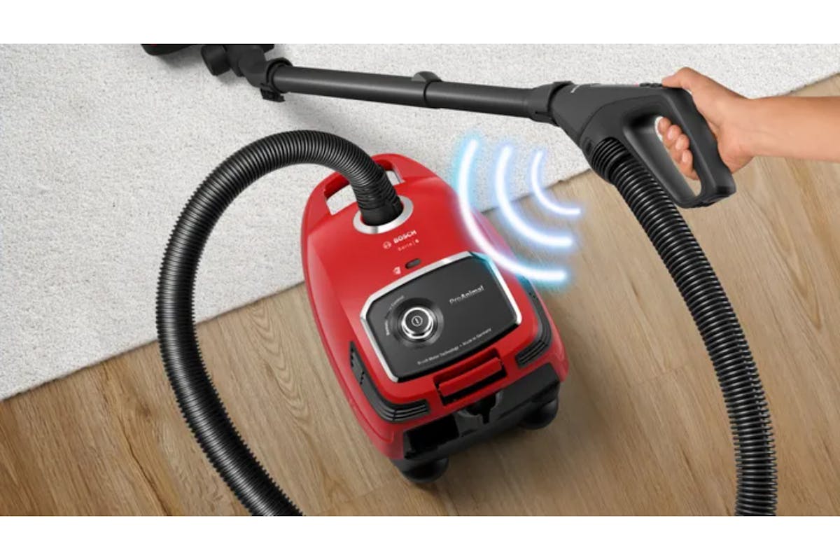 Bosch Series 6 Pro Animal Bagged Vacuum Cleaner | Red-7