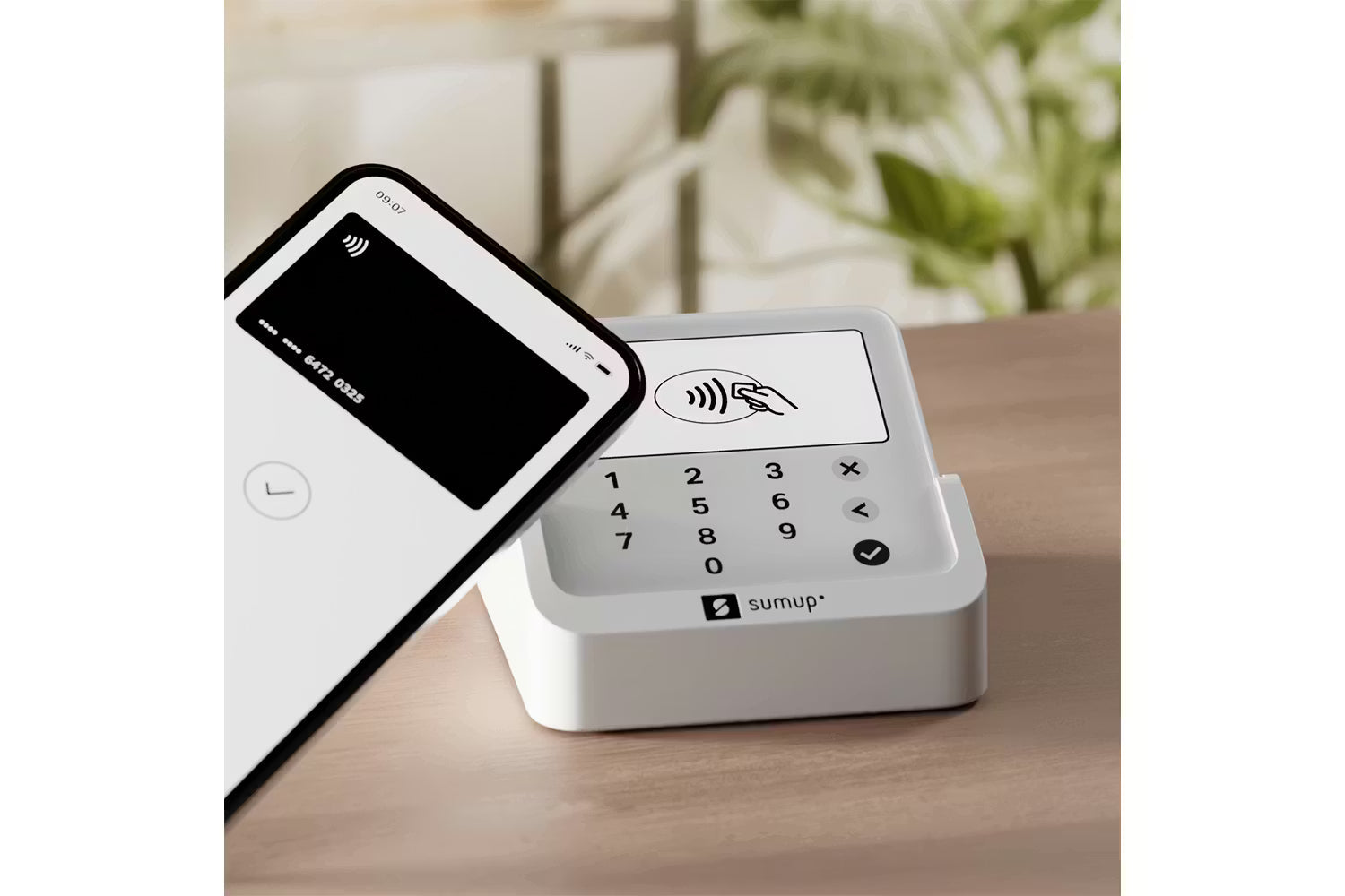 SumUp Solo Lite Card Reader with Charging Station-6