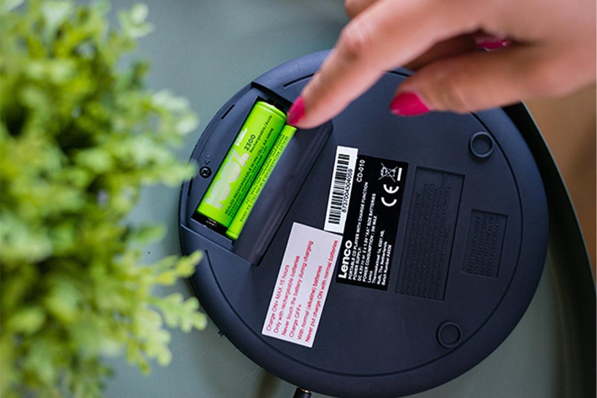 Lenco | Portable CD Player With Charge Function-7