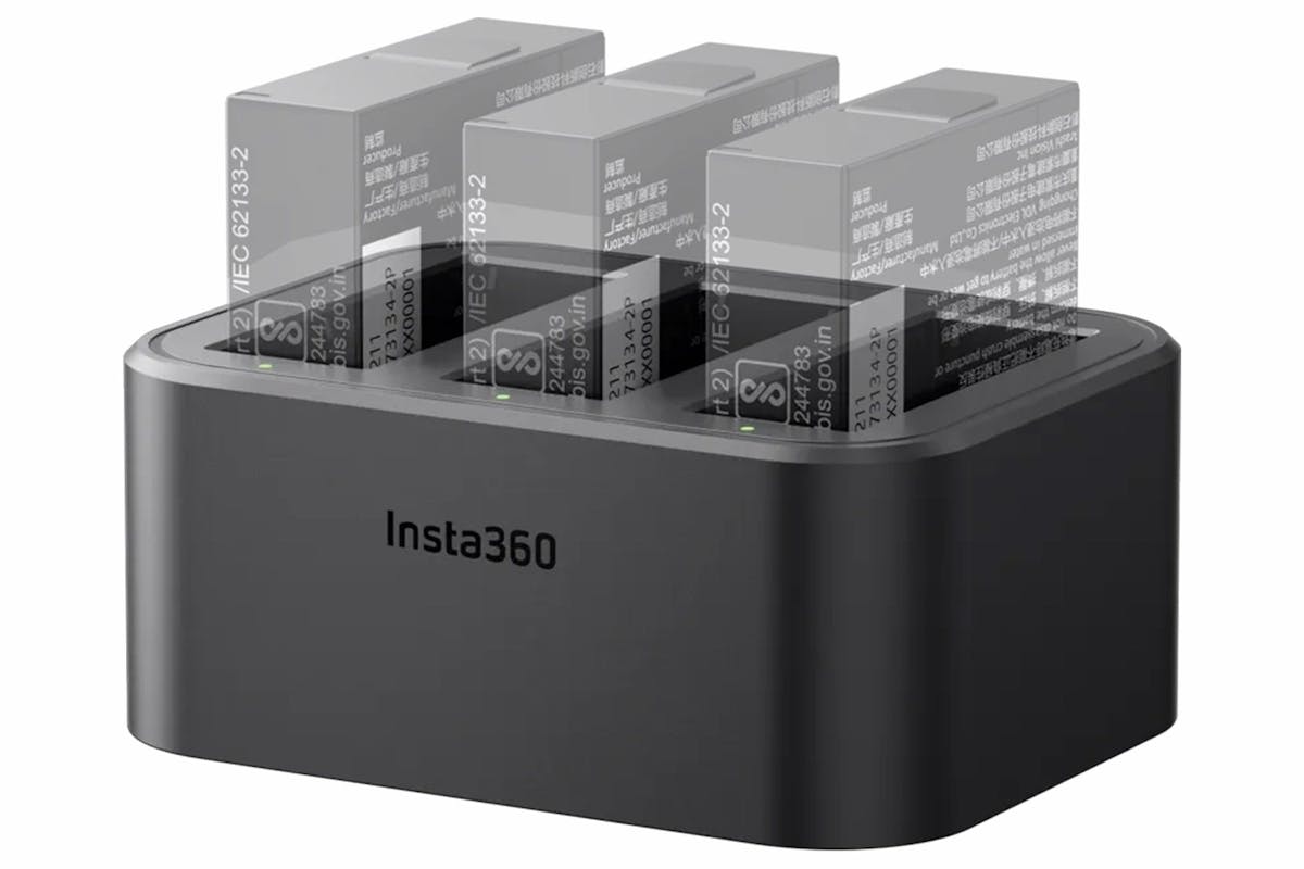Insta360 Ace Pro - Fast Charge Hub-2