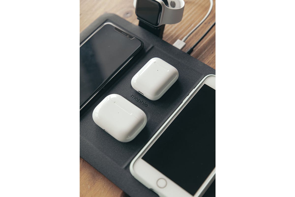 Mophie 10W 4-in-1 Wireless Charging Mat | Black-8