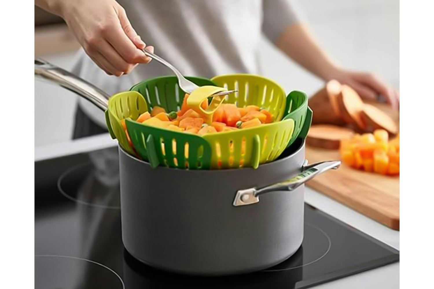 Joseph Joseph | Bloom Green Foldable Steamer Basket-2