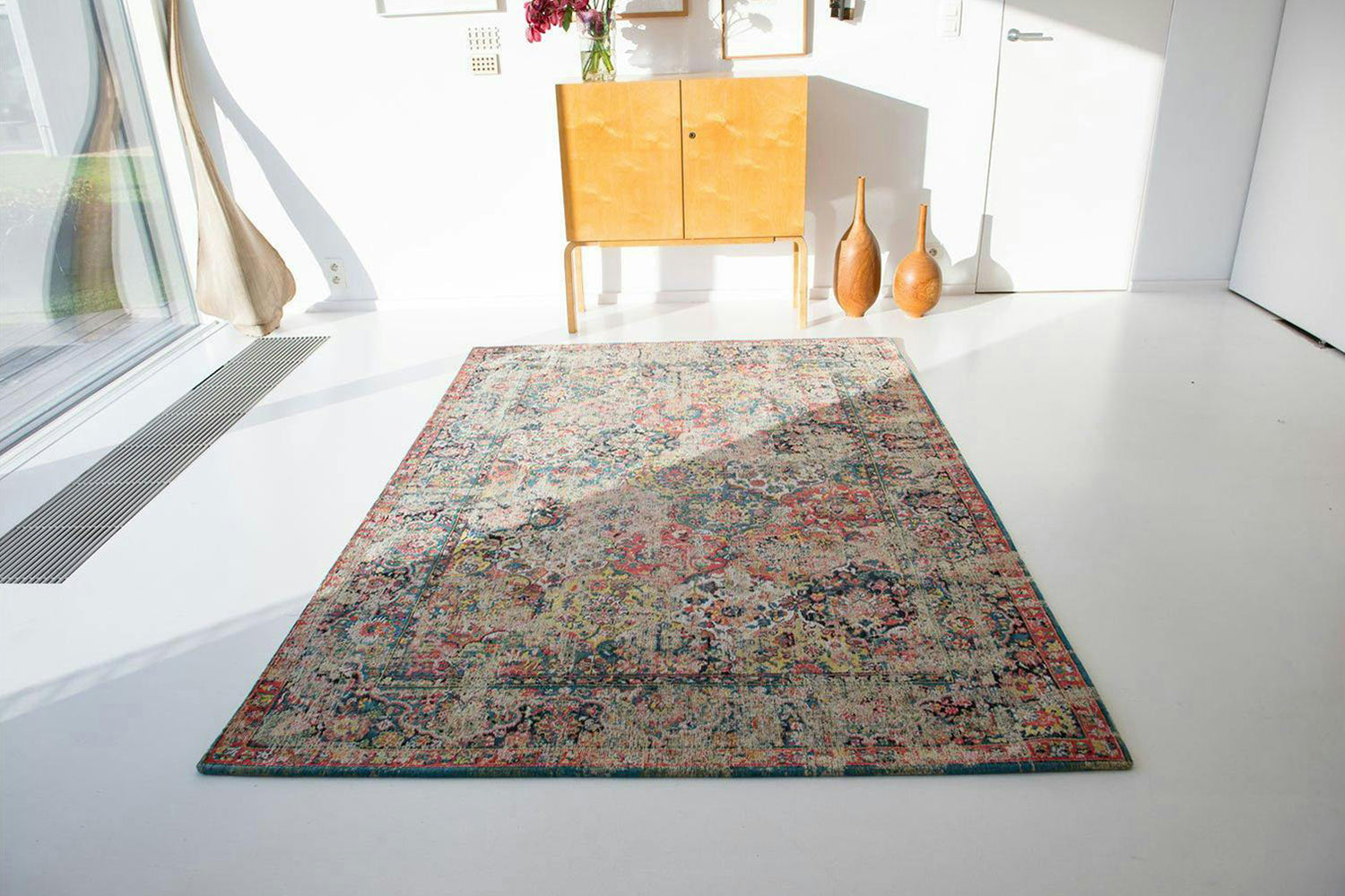 Louis De Poortere | Bakhtiari Janiserry Indoor Eco Rug | Multicolour | 280 x 390 cm-2